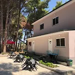 Vila Topi