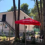 Vila Topi
